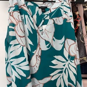 Brand new NEVER WORN Ann Taylor blouse.